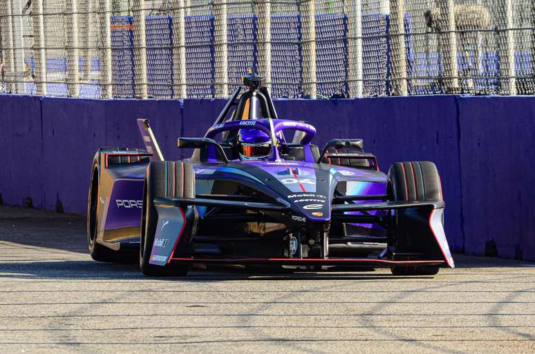 Pascal Wehrlein lidera o único treino que aconteceu em São Paulo